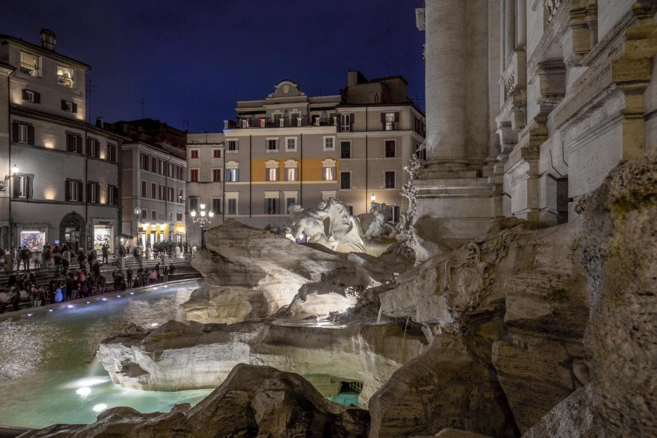 ローマTrevi Ab Aeterno - Amazing View Of The Trevi Fountainアパートメント エクステリア 写真